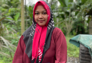 Safa and her family had to flee their home when the Semeru volcano erupted. She was three months pregnant at that time. (Photo: 