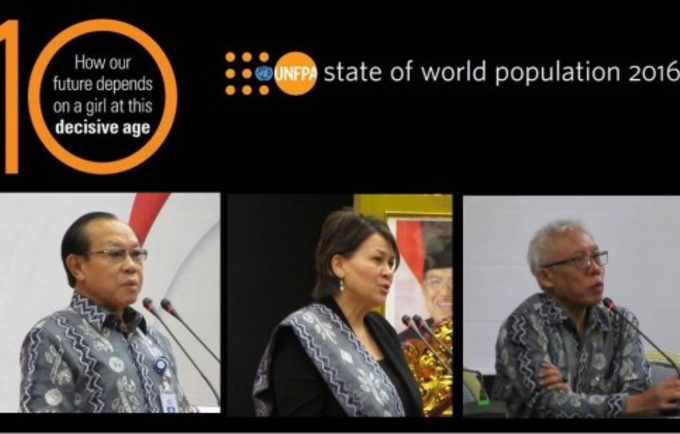 (left-right) Head of National Population and Family Planning Board (BKKBN) Dr. Surya Chandra Surapaty, UNFPA Representative Dr. Annette Sachs Robertson and BKKBN’s Deputy for Population Control Dr. Wendy Hartanto at SWOP 2016 launch on Nov.22.