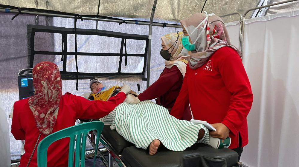 Bidan: Terus Bekerja Di Tengah Krisis Iklim - UNFPA Indonesia