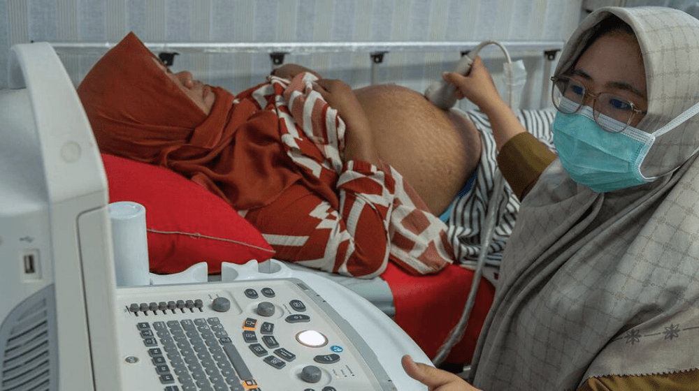 Indonesian Doctors Act on Tell-Tale Signs of Family Violence - UNFPA Indonesia