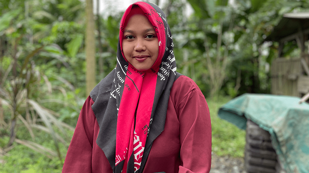 Safa and her family had to flee their home when the Semeru volcano erupted. She was three months pregnant at that time. (Photo: 