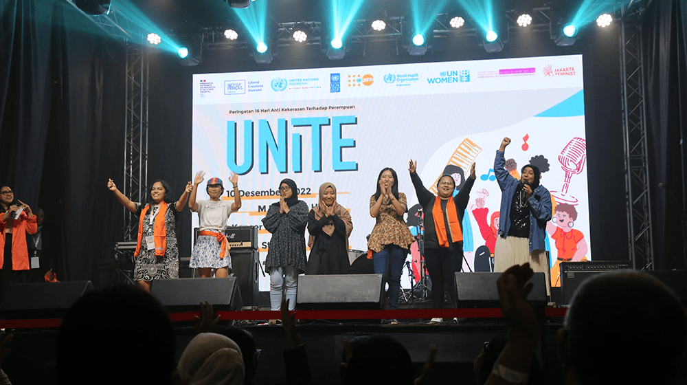 Stand-up Comedians and Musicians Unite in Ending Violence against Women and Girls. Photo: Lucky Putra/UNFPA Indonesia